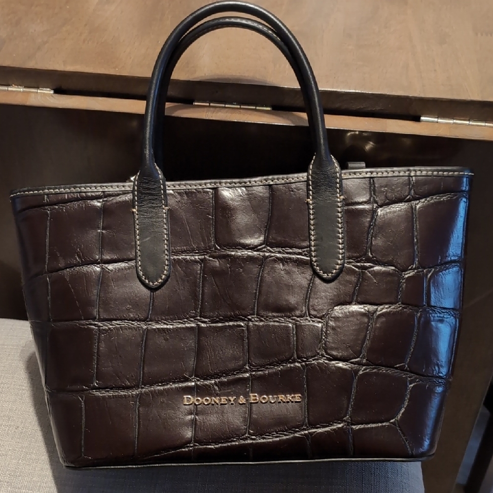 NWOT Dooney & Bourke Dark Brown Croc-Embossed Tote